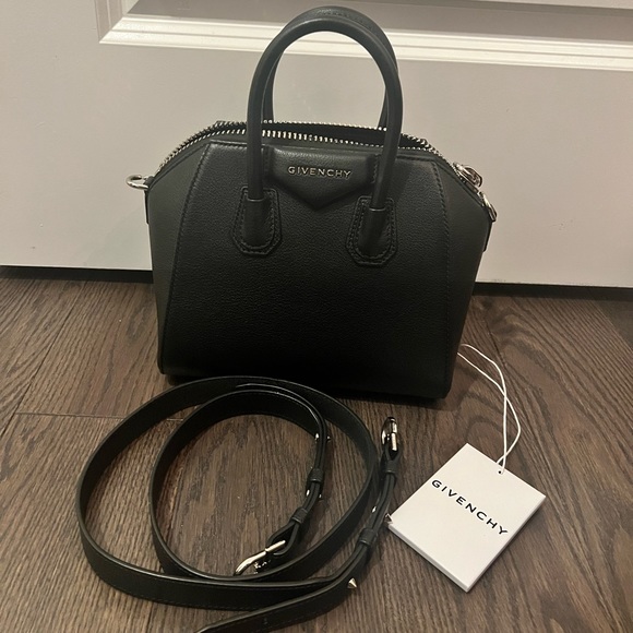 Mini Antigona Givenchy purse - Picture 1 of 3